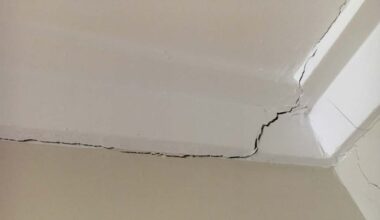 cracks in ceiling